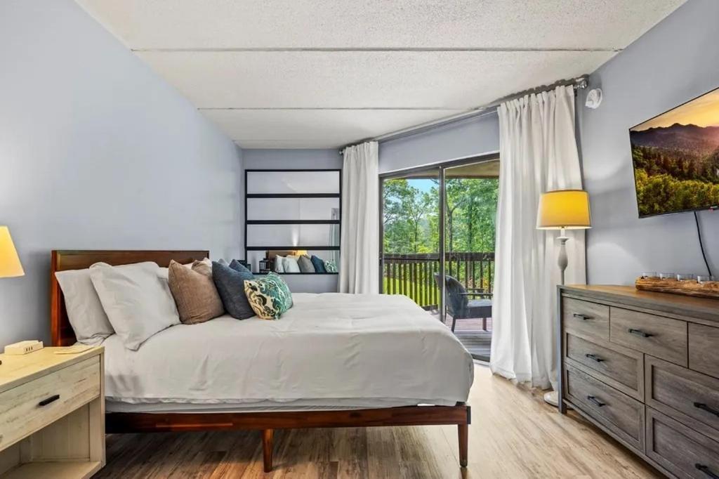 Views & Fireplace - Minutes To Gburg And Ober - Condo Gatlinburg Εξωτερικό φωτογραφία