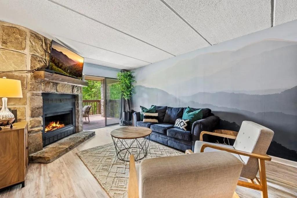 Views & Fireplace - Minutes To Gburg And Ober - Condo Gatlinburg Εξωτερικό φωτογραφία