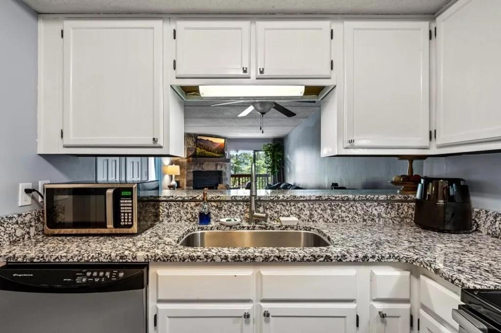 Views & Fireplace - Minutes To Gburg And Ober - Condo Gatlinburg Εξωτερικό φωτογραφία